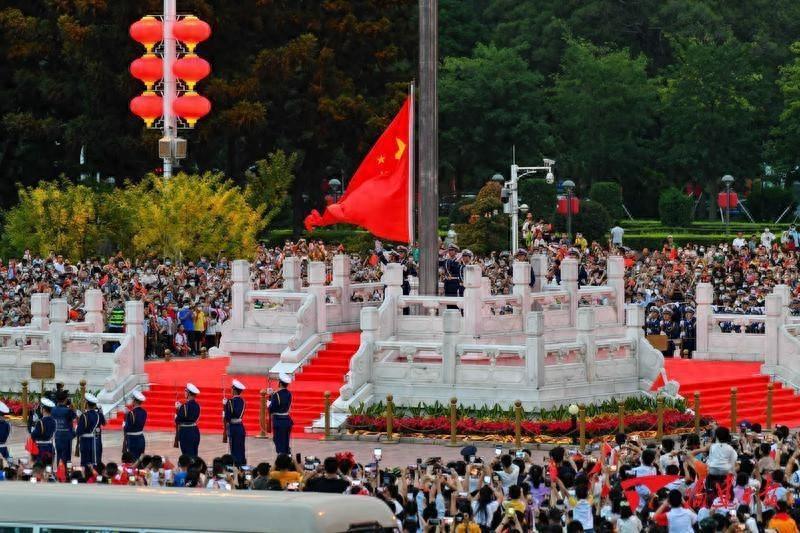 降息降准还不够，国家直接发钱，十月一日前到位，两类群众将享受